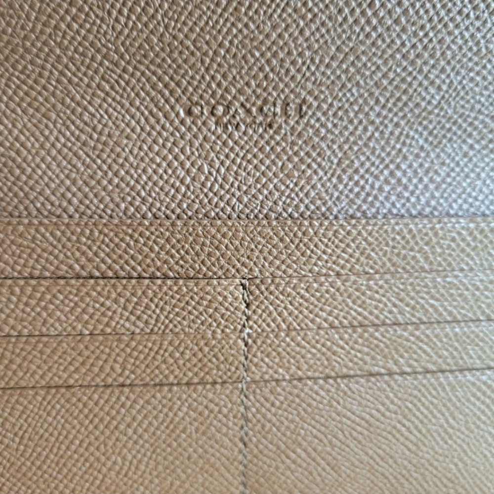 Coach NWT 2PC Long Wallet/ BNWT - Picture 4 of 9